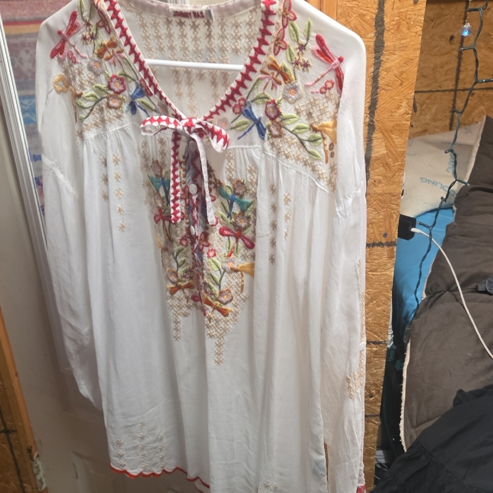 Johnny Was White Floral Embroidered Blouse